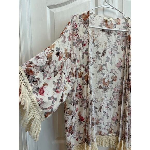 Umgee Women M/L Floral Fringe Open Front Kimono Boho Lagenlook - Picture 3 of 8